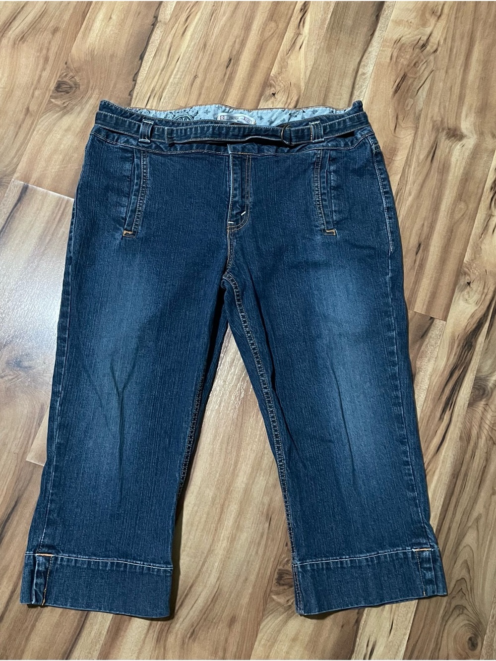 Y2K Levi Strauss Dark Wash Belted Denim Capris- Utility Cropped Jeans Sz 14